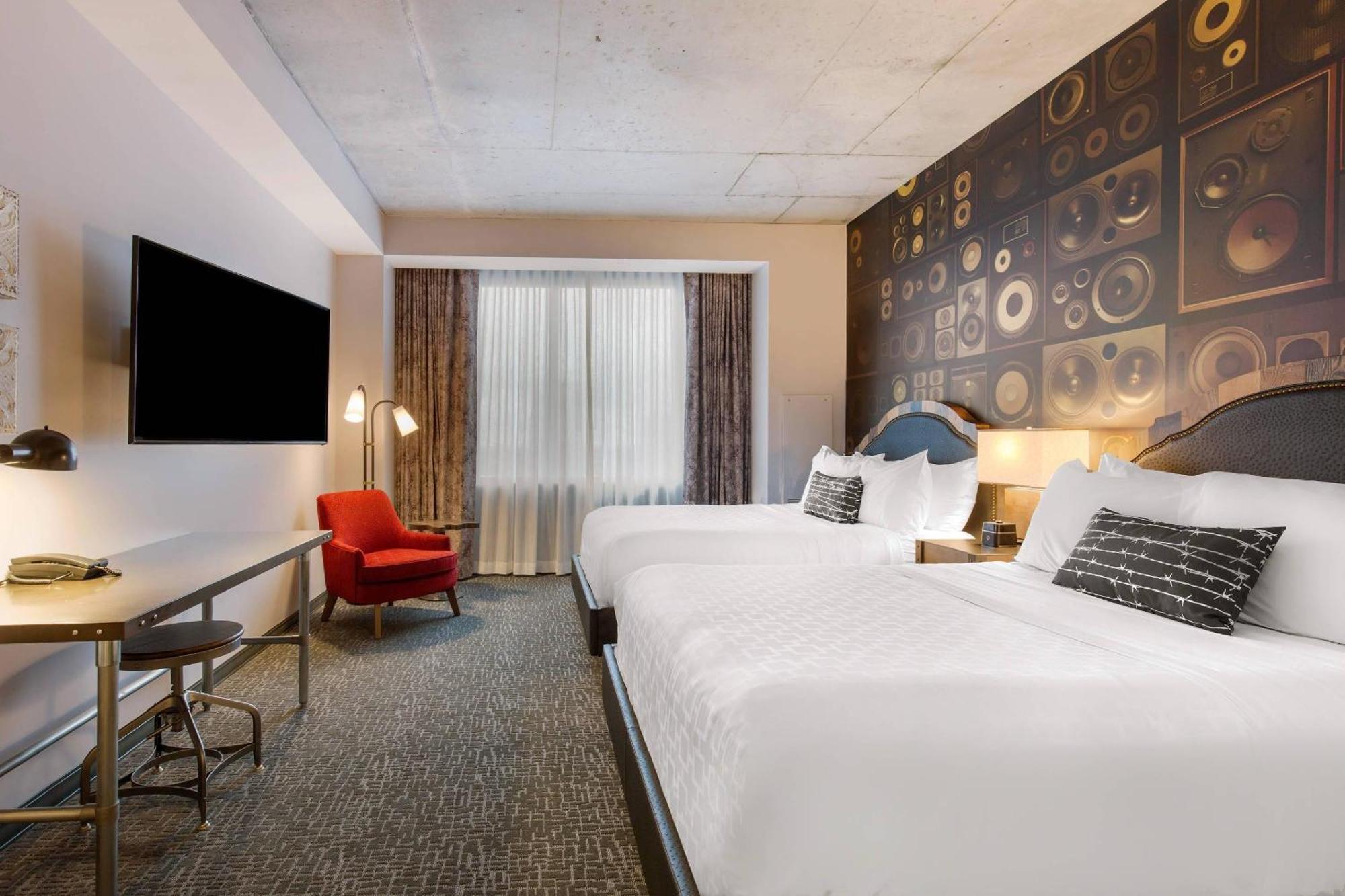 Queen Room with Two Queen Beds - Non-Smoking,1743115123:JPEG