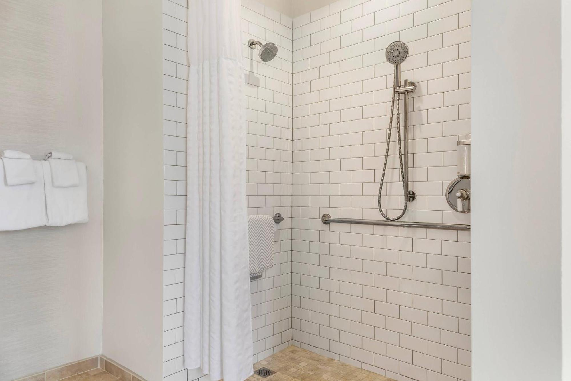 King Suite with Roll in Shower - Accessible/Non-Smoking